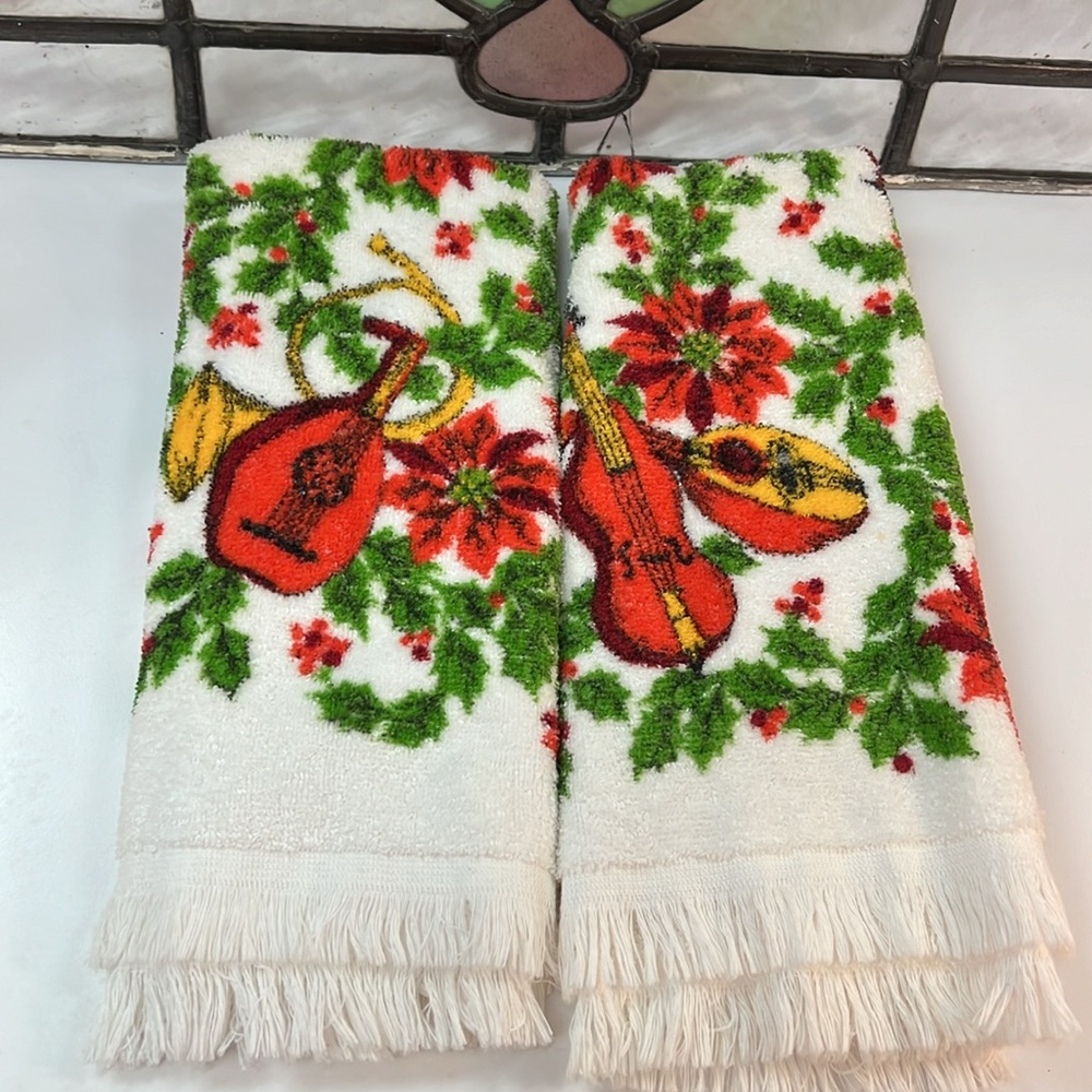 Matched Set Vintage Terry Cloth Hand Towels Christmas Holiday Cannon Brand